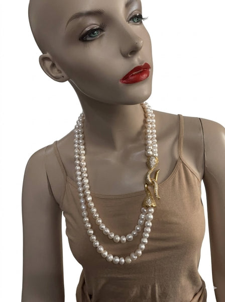 Vivian, Freshwater Pearle's Necklace With Side large Clasp