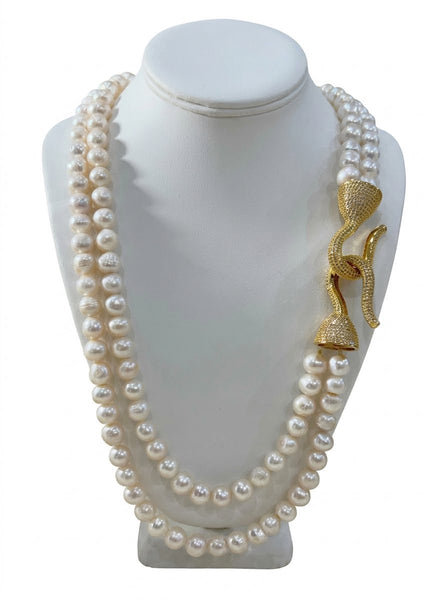 Vivian, Freshwater Pearle's Necklace With Side large Clasp