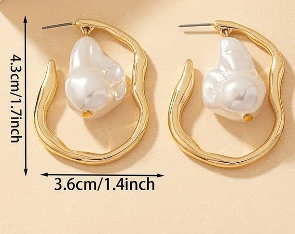 Gold and Faux Barouq pearls Earrings