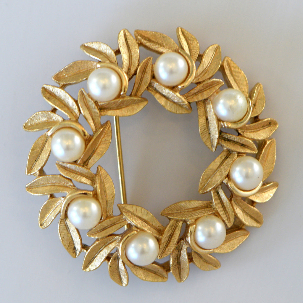 Heftsi Vintage Pearl and Gold Broche