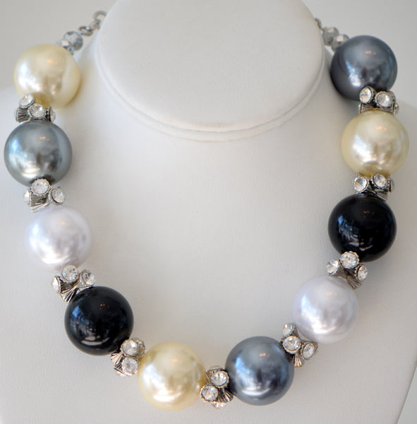 Multicolor Big Pearl Choker With clear Accent jewels