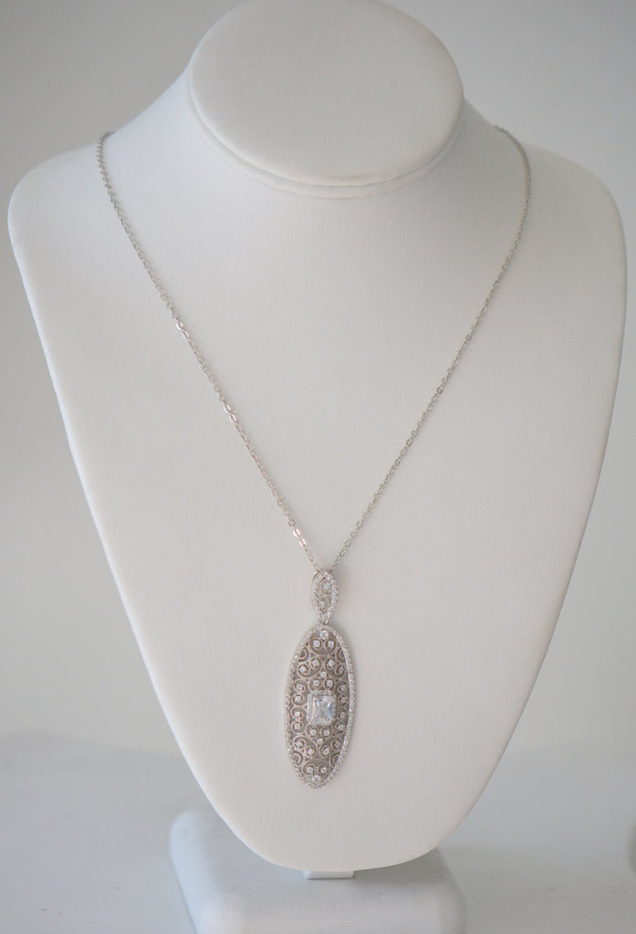 Silver chain with pendant