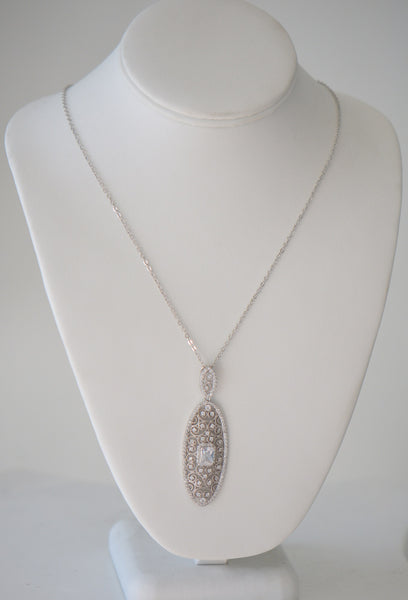 Silver chain with pendant