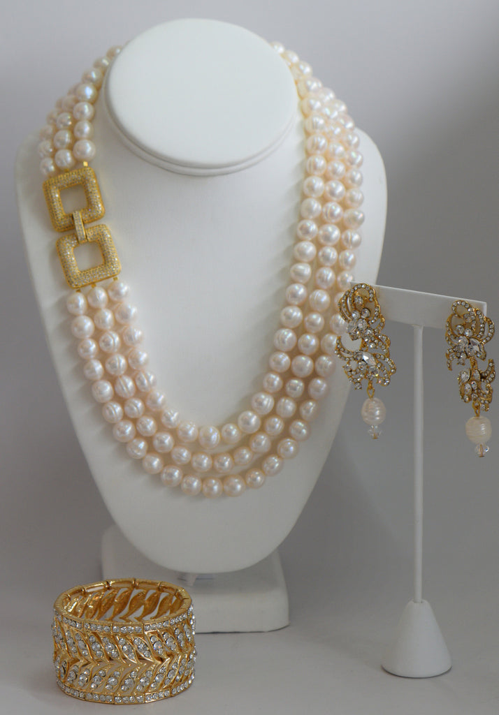 Heftsi Fresh Water Pearls, Side Gold Plated Clasp
