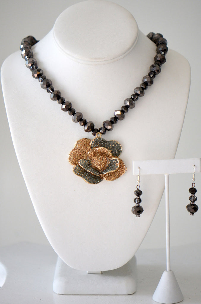 Large Rose In gold and black stone with dark grey crystal beads matching set