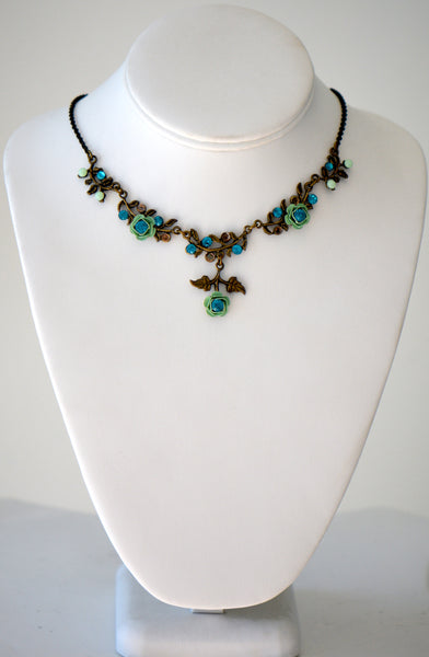 Romantic necklace with Swaroski crystals
