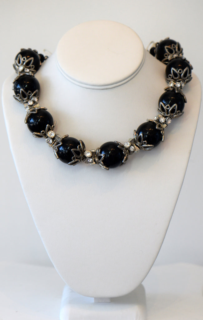 Heftsi Big Black Pearls Necklace