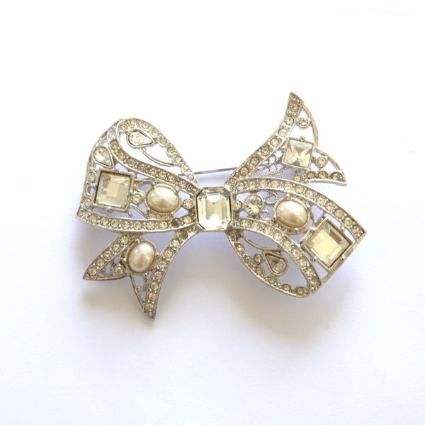 Sparkly Pearls And Clear Rhinestones On Silver Tone Bow Pin/ Brooch